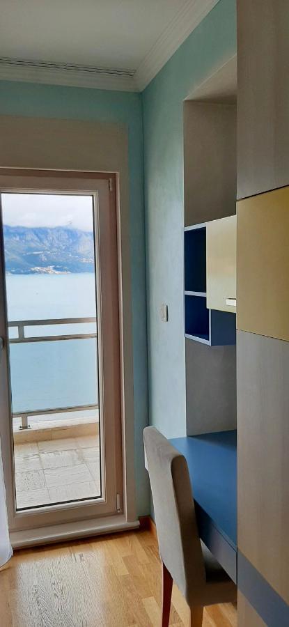 Panoramic Sea View 3-Bedroom Apartment 50 M From The Sea Будва Екстер'єр фото