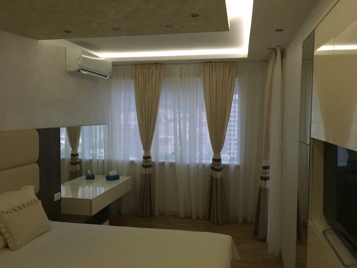 Panoramic Sea View 3-Bedroom Apartment 50 M From The Sea Будва Екстер'єр фото