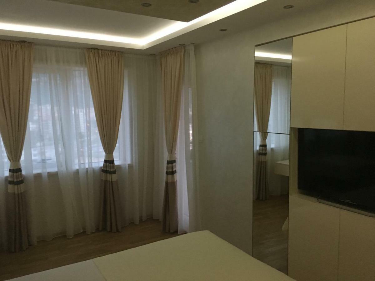 Panoramic Sea View 3-Bedroom Apartment 50 M From The Sea Будва Екстер'єр фото